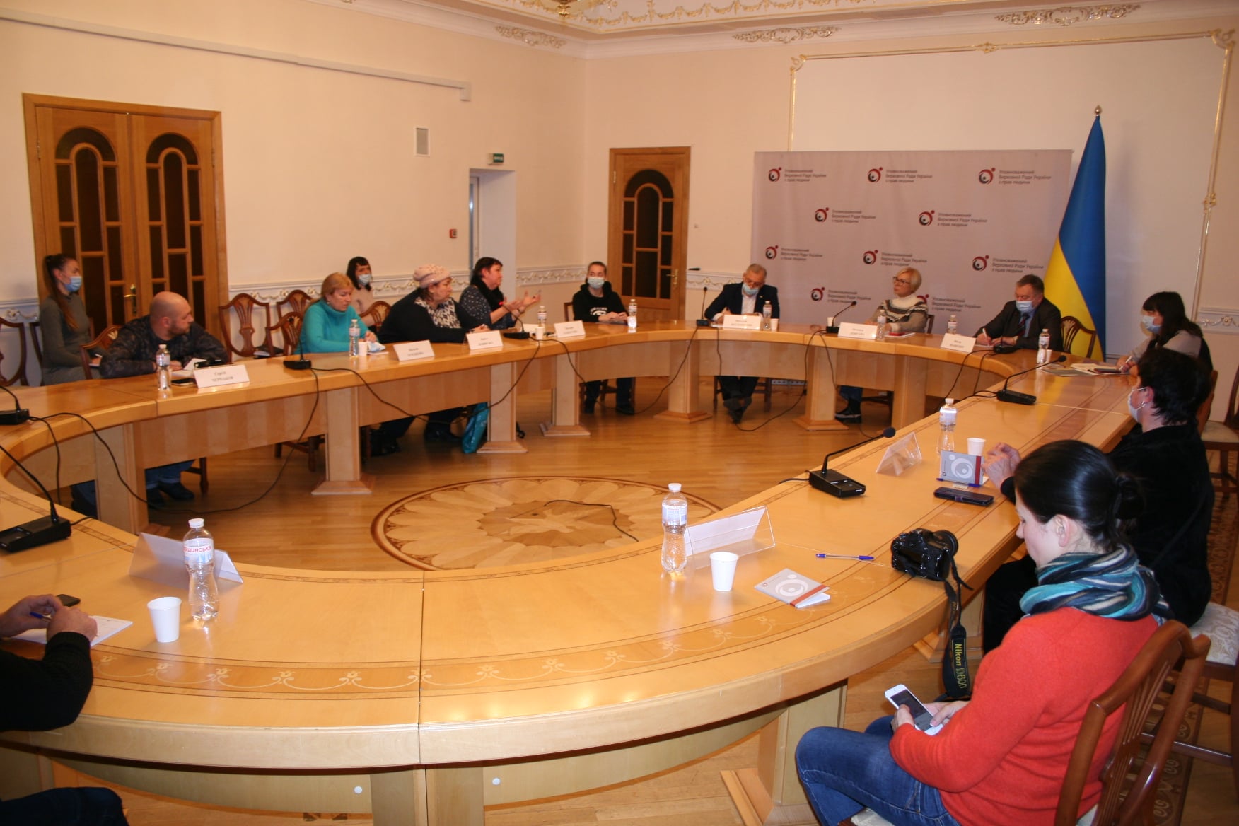 Уповноважений зустрілася з матерями військовослужбовців, зниклих безвісти, та представниками громадських організацій, що представляють інтереси осіб зниклих безвісти