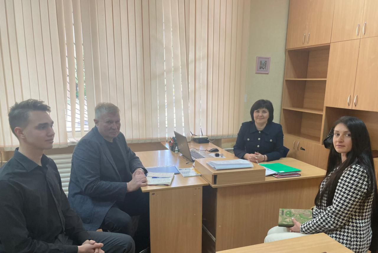 Представник Уповноваженого в східних областях обговорив додержання прав людей, які прибувають до Запоріжжя з ТОТ