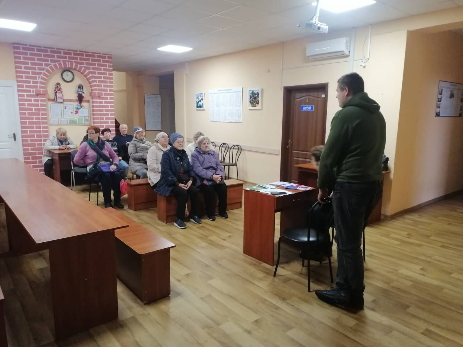Правопросвітницький захід для підопічних Чернігівського міського територіального центру соціального обслуговування (надання соцпослуг)