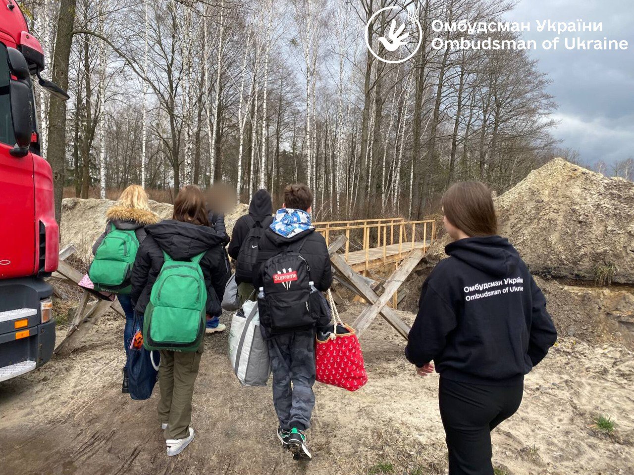 Омбудсман Дмитро Лубінець повідомив про повернення в Україну 15-тьох українських дітей спільно з їхніми мамами та законними представниками