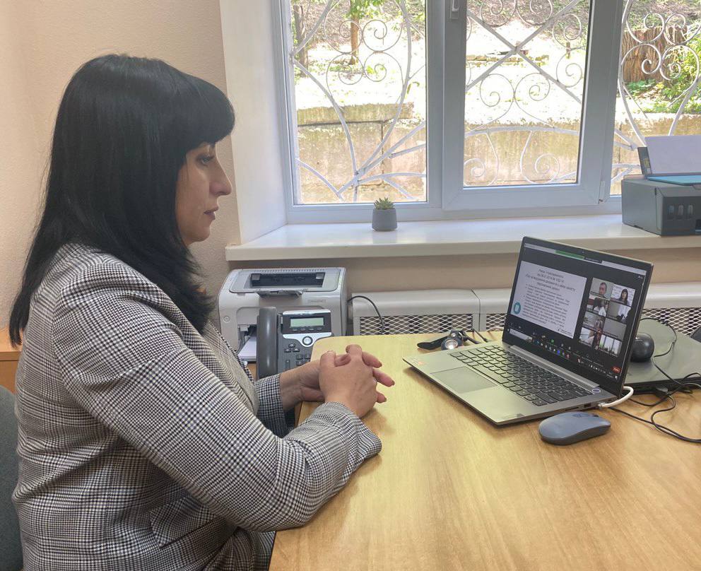 Представник Уповноваженого з колегами провела навчання щодо захисту персональних даних під час воєнного стану для керівників структурних підрозділів апаратів судів