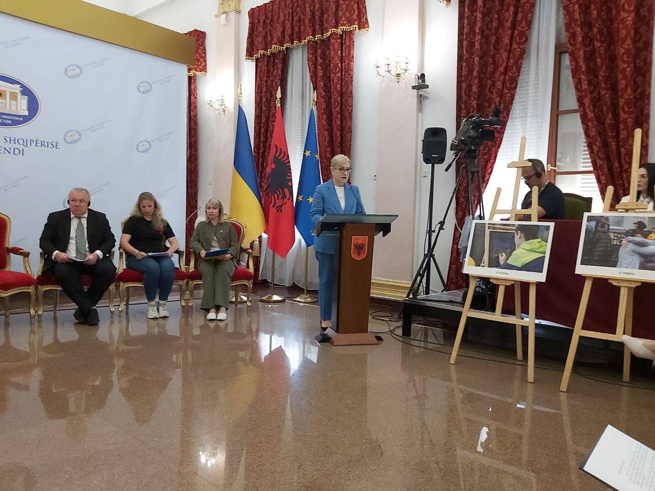У Парламенті Албанії виступили українці, яких ми повернули додому!