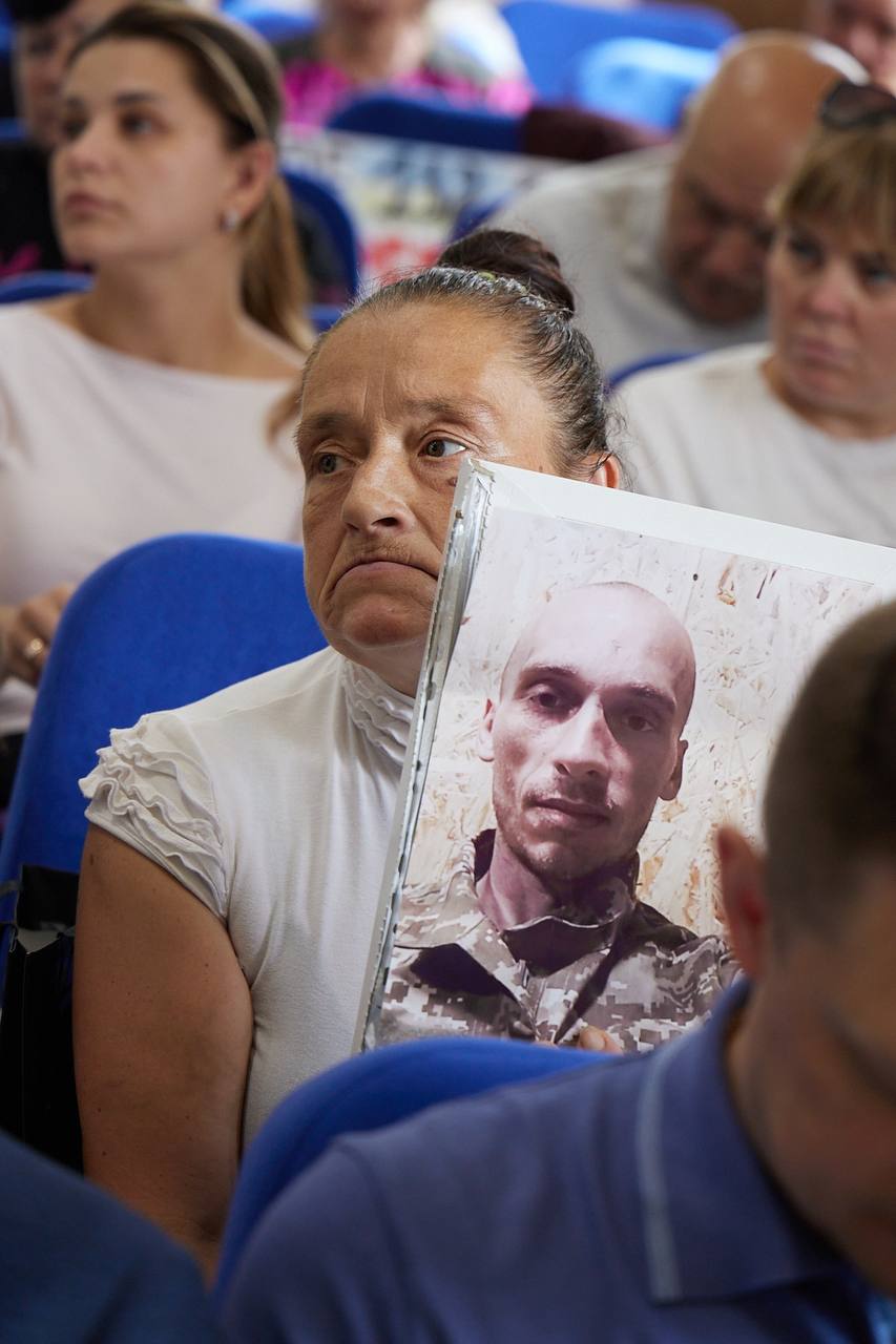 Уповноважений провів велику зустріч у Житомирі з родинами військовополонених та зниклих безвісти за особливих обставин захисників і захисниць