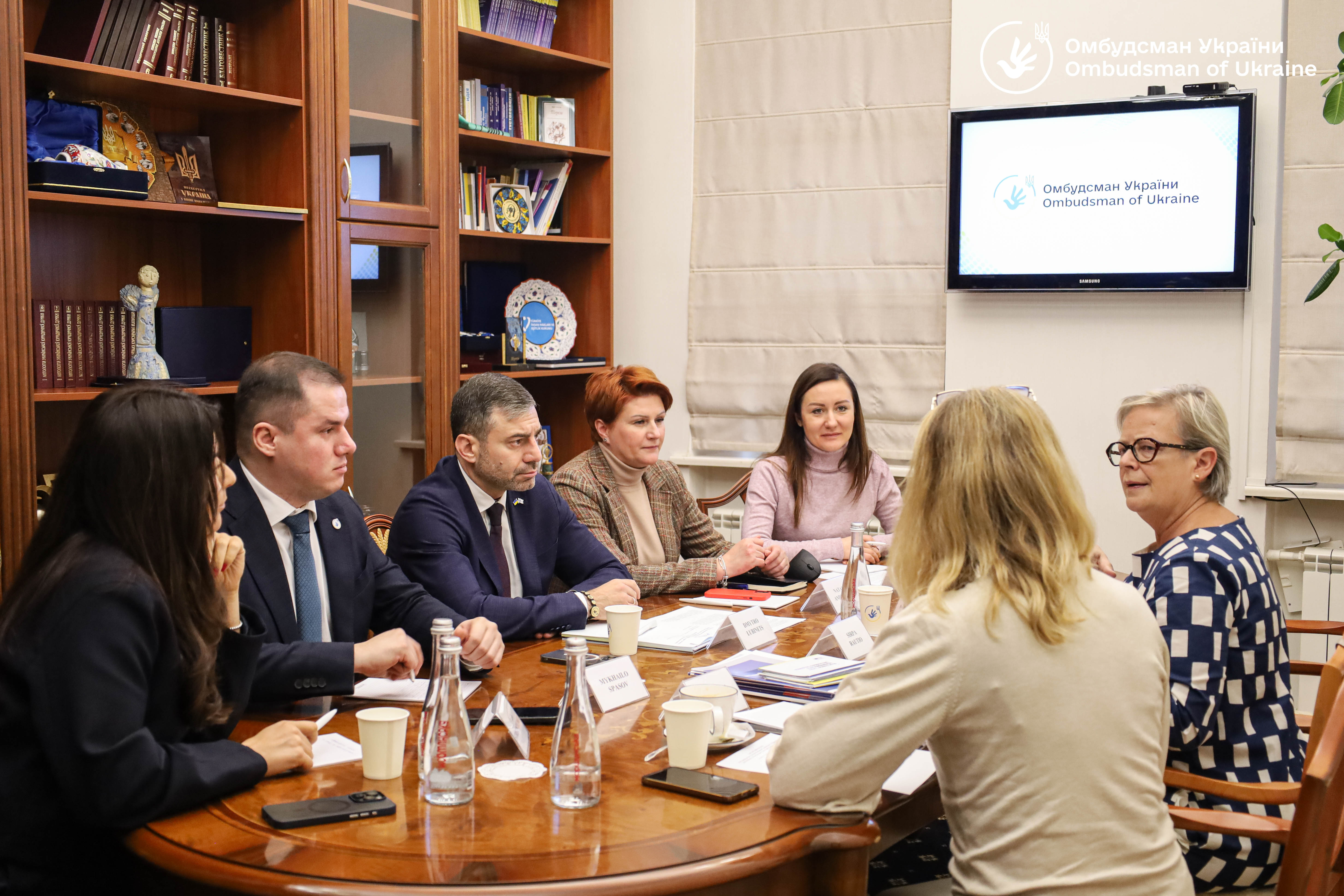 Україна на шляху вступу до Агентства ЄС з основоположних прав: зустріч із Сірпою Раутіо