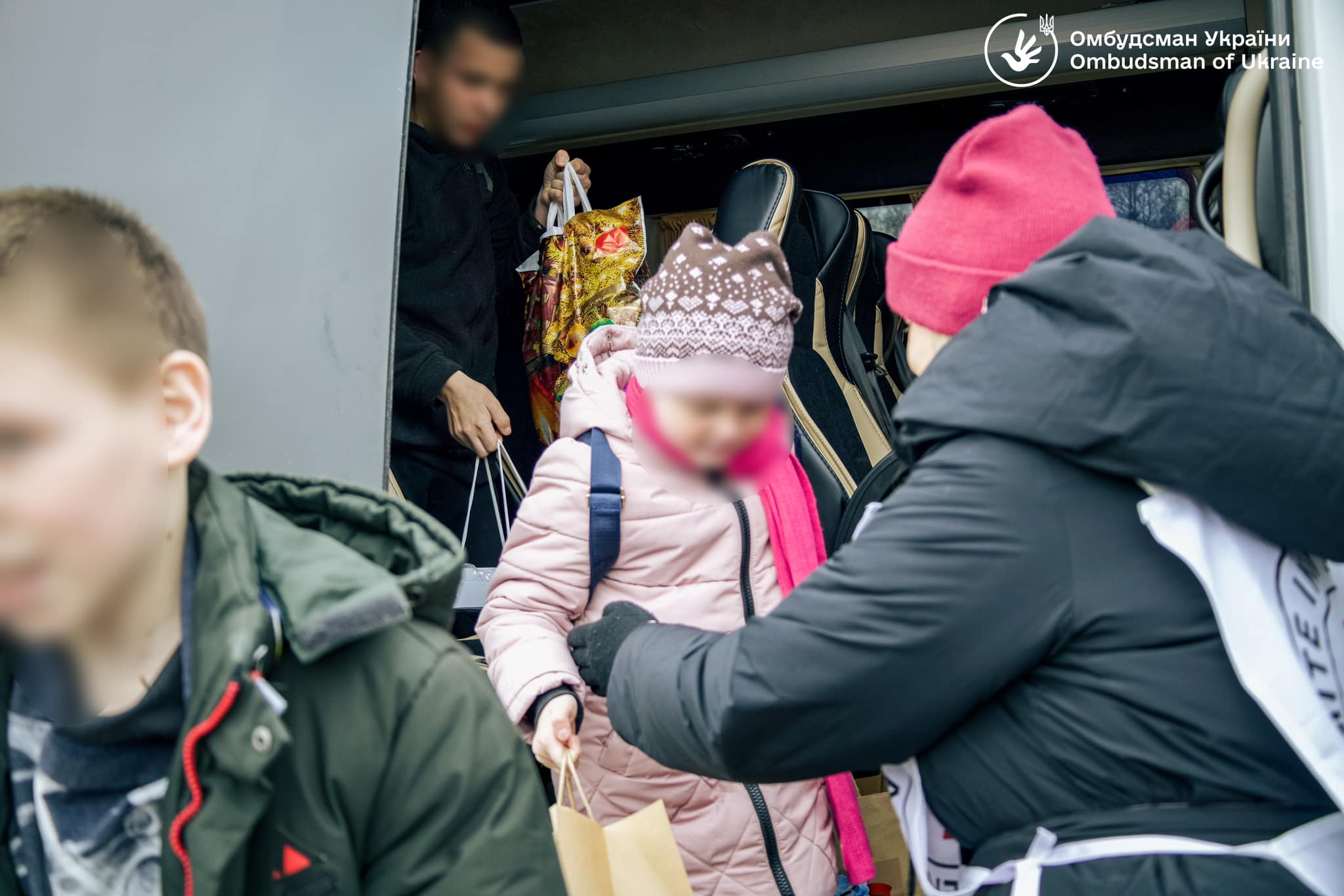Восьмеро українських дітей вдалося повернути додому!