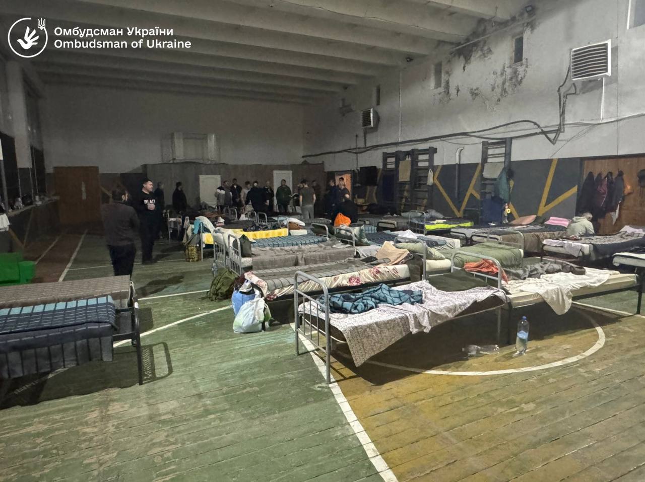 В Ужгородському РТЦК та СП прив'язували людей кайданками до драбини — кільком працівникам повідомленні підозри