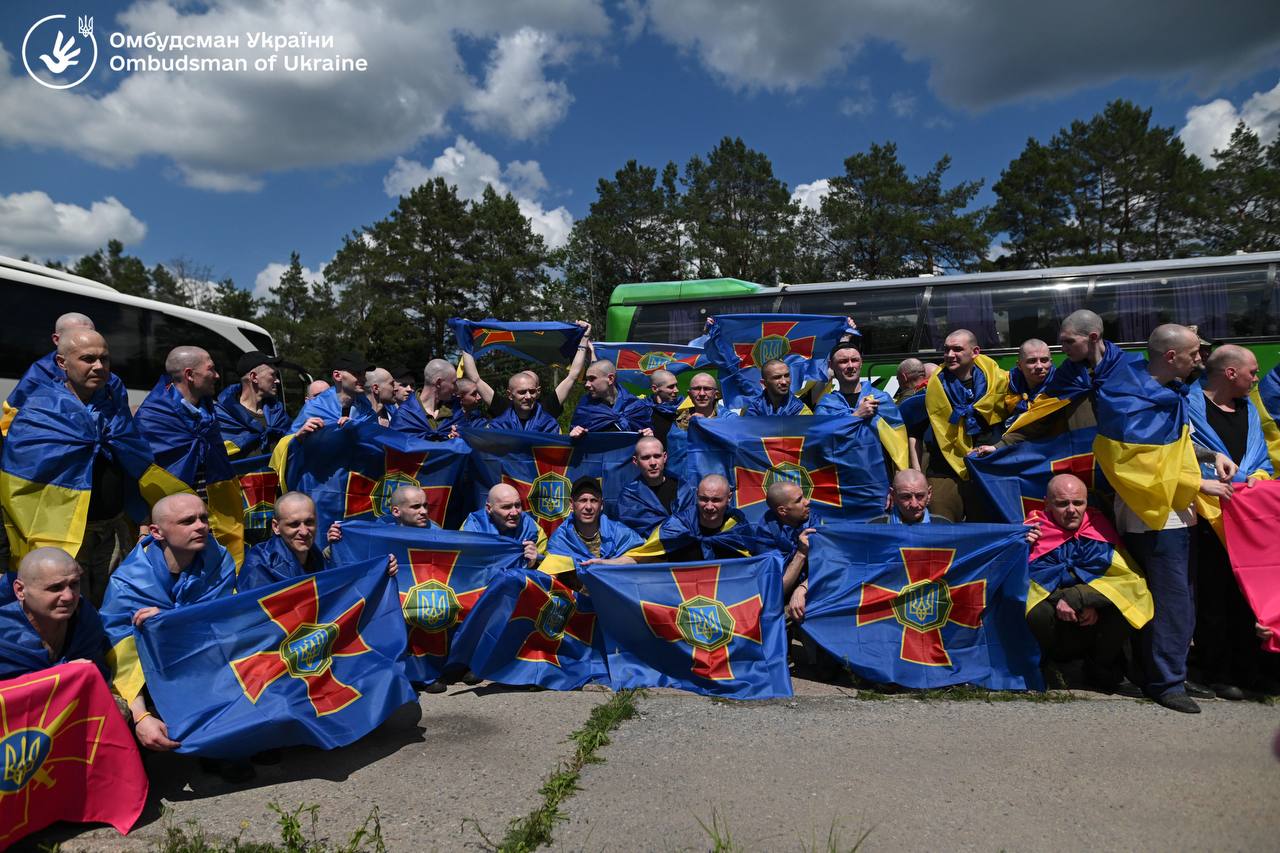 75-й обмін полоненими: 186 українців повернулися додому!
